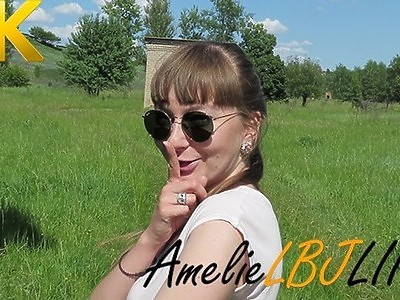 amatorka w szpilach pieści się przed facetem