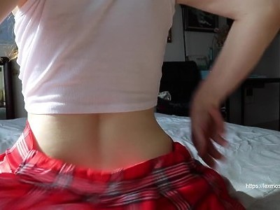 ruda nastolatka fajnie liże kutaska