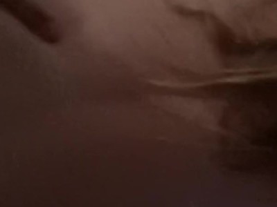 piękna dziewica na łóżku