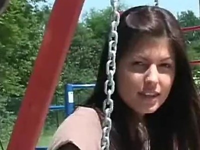 nastka wypina się do zdjęć