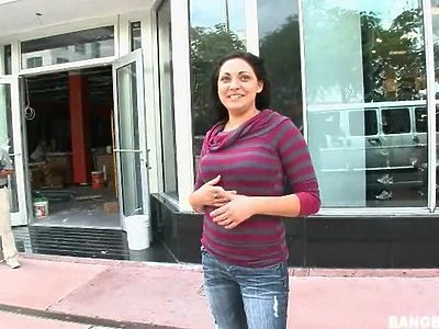 śliczna blond dziewica wystrzeliwuje soki