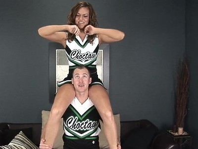 kudłata dziewica pokazuje swoje zakamarki