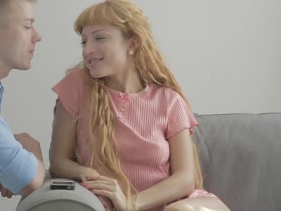 młoda ciągnie i jest gotowa do rżnięcia