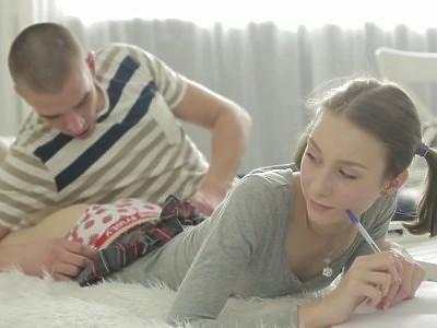 śliczna nastolatka w łożu szefa