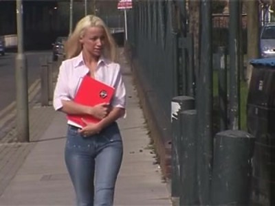 amatorki wyskakują ze staniczków