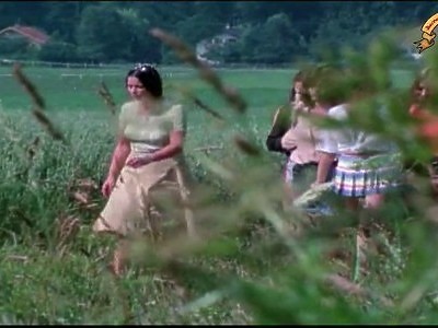 zapina młodą laskę w odbyt