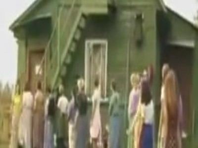 młoda murzynka nieźle rusza tyłkiem