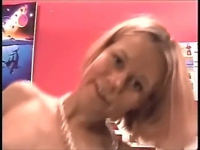 młoda jebie się z kolegą