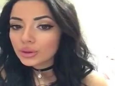 młoda dosiada analnie bolca