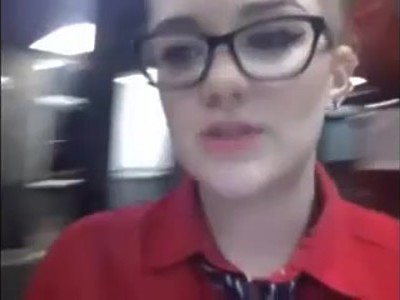 fajna porno dziewica jebana w staniku