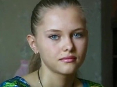 z osiemnastoletnią ślicznotką na narożniku