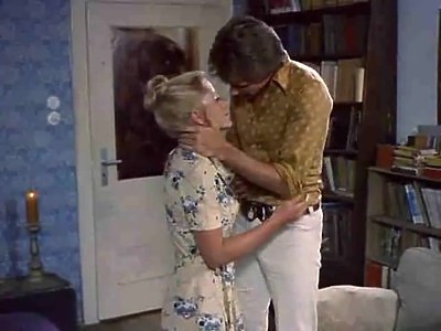 nienagannie piękna nastolatka na jego fiucie