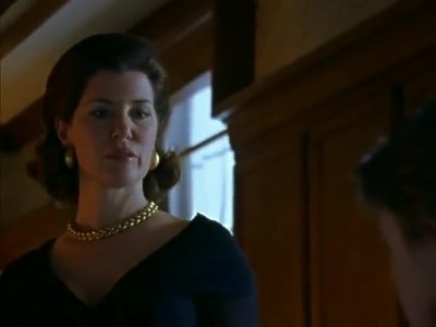 dziewica bawi się swoimi cyckami