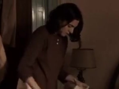 dziewica z małym biustem