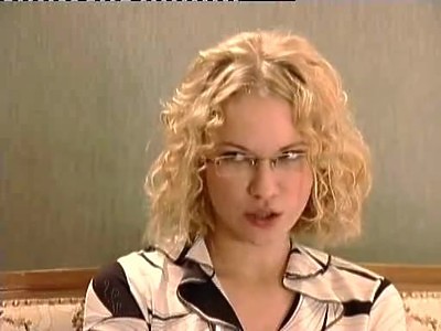 blond nastolatka skacze na mężu