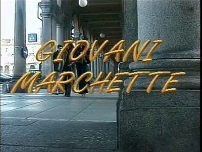 nastolatka masturbuje się w pokoju