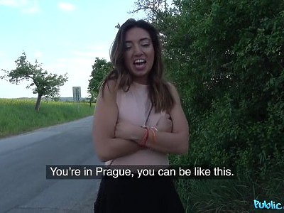 młode laski mają ochotę na kutasa