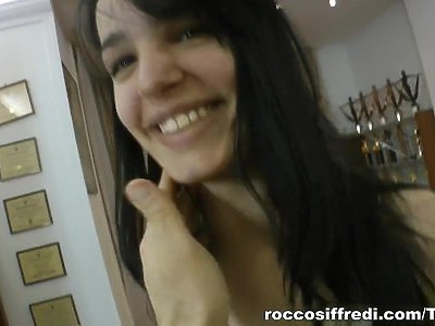 pulchna nastolatka lubi robić loda