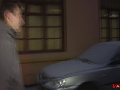 kolo dyma młodą laskę ojca