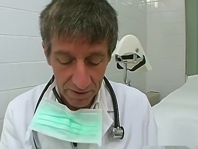 nauczyciel gry na gitarze