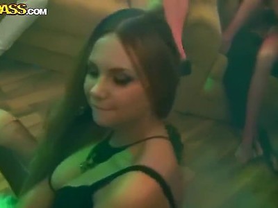 szczupła nastolatka ujeżdża dużego fiuta rocco siffriedi