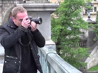 nastolatka daje mu w aucie