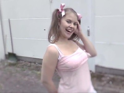 gruba nastolatka robi loda