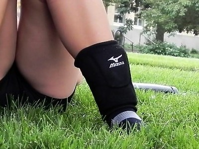 młoda i wygimnastykowana dziewiętnastka uwielbia seks