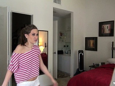 uczennica po szkole masuje sobie szparkę hd