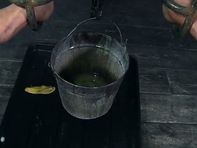 młoda cipa rucha się za siano na mieście