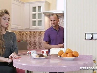 mały cyc sexownej nastolatki