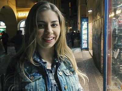 długi język zboczonej nastolatki