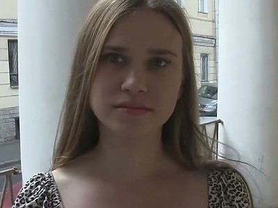 nastolatka z kutasem jest ruchana od tylca