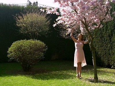 śliczna siostra ujeżdża faceta