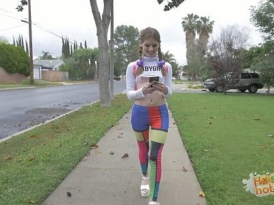 amatorka ma świetne ciałko jak na nastolatkę