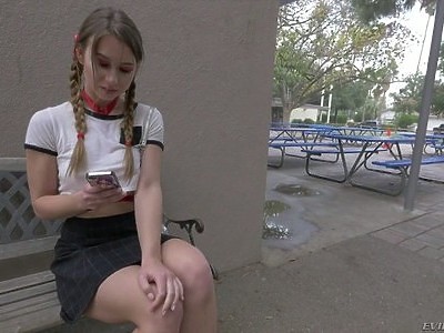 młode cheerelederki próbują czegoś nowego