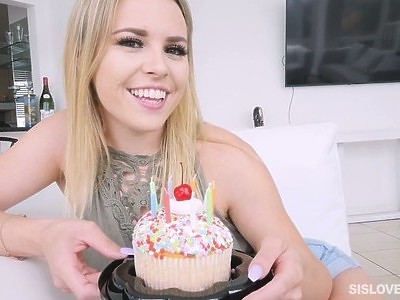 nastolatka w jacuzzi ciągnie jego wacka