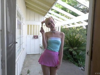 nastka z kudłatą cipką