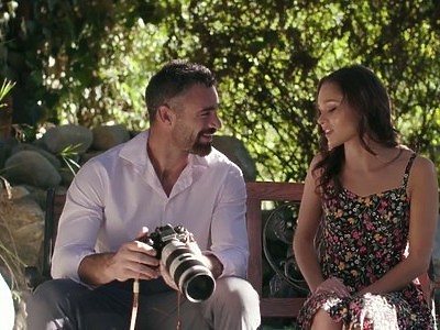 nastolatka z boskimi cycami fajnie ciągnie kutasa