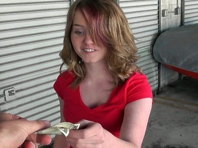 nastolatka z boskimi cycami fajnie się pieści