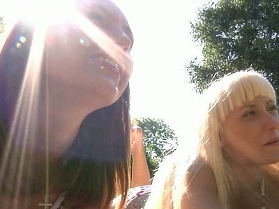 młoda daniela ma w sobie dwa kutasy