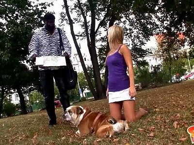 nastolatka z tatuażem daje dupy w klasie