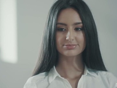 gorąca cycata nastolatka ma czym oddychać