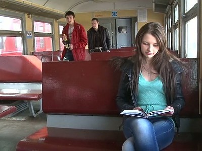 bardzo ładne piersiątka nastolatki