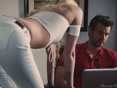 egzotyczna amatorka solo na łóżku