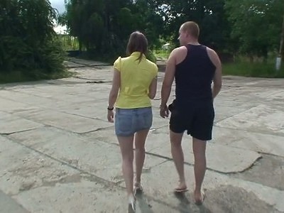 pulchna uczennica i jej wielkie balony