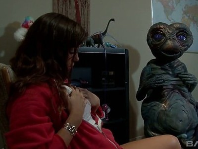 sterczące i podskakujące piersi seksownej nastolatki