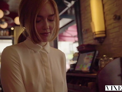 bzykanie młodej zdziry