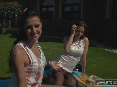 amatorki w podkoszulkach