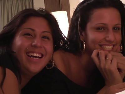 zamaskowana nastolatka wali konia